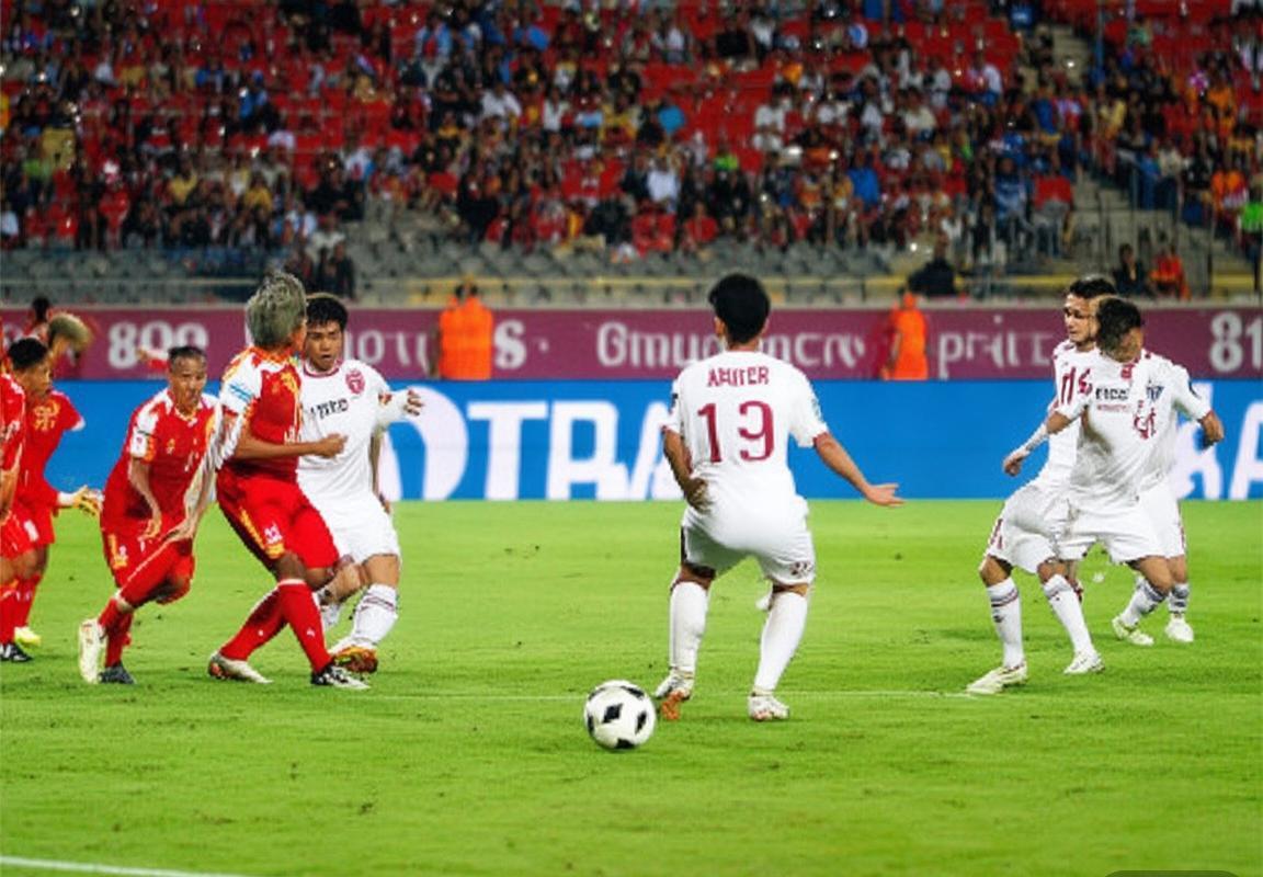 2018世界杯预选赛：中卡之战战术解析与精彩瞬间回顾(图1)